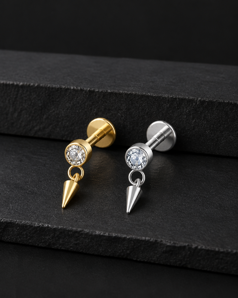 Titan Tragus Ohrstecker mit Zirkonia und Spike-Anhänger